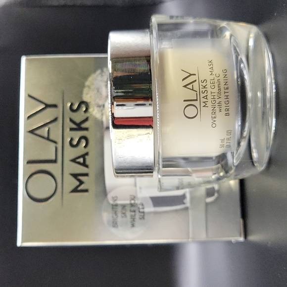 OLAY MASKS Overnight Gel Mask with Vitamin C Brightening - Picture 4 of 7
